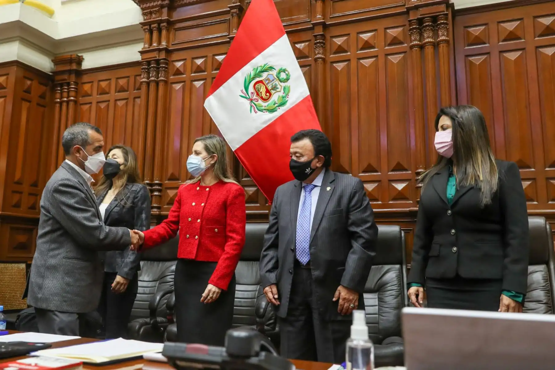 El ministro de Trabajo, Iber Maraví, llega al Congreso para su exposición, en el marco del pliego interpelatorio en su contra, presentado por un sector del parlamento. Foto: ANDINA/ Congreso