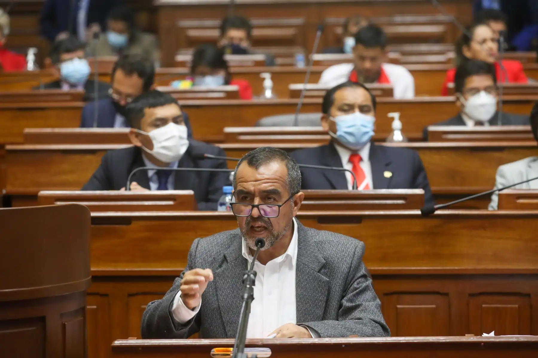 El ministro de Trabajo, Iber Maraví, inició su exposición ante el pleno del Congreso, en el marco del pliego interpelatorio en su contra, presentado por un sector del parlamento. Foto: ANDINA/Congreso