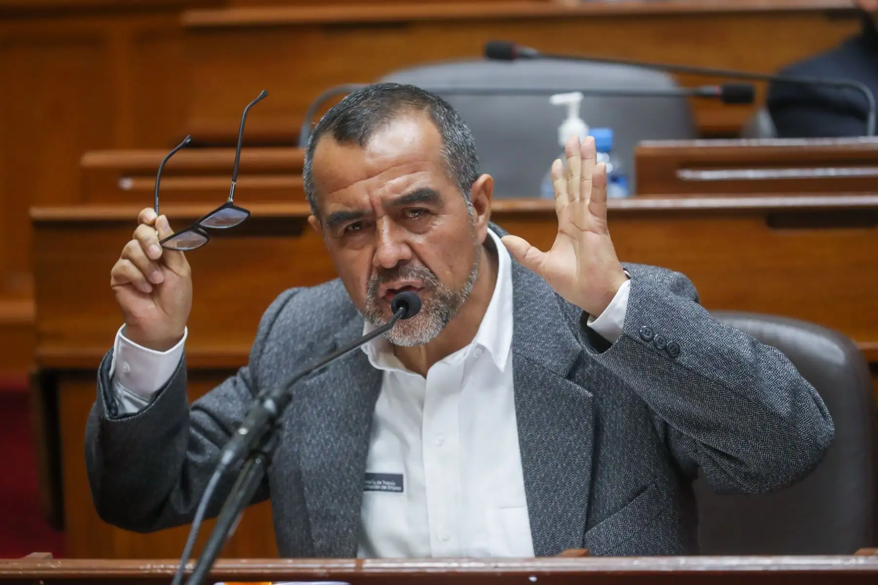 El ministro de Trabajo, Iber Maraví, inició su exposición ante el pleno del Congreso, en el marco del pliego interpelatorio en su contra, presentado por un sector del parlamento. Foto: ANDINA/Congreso