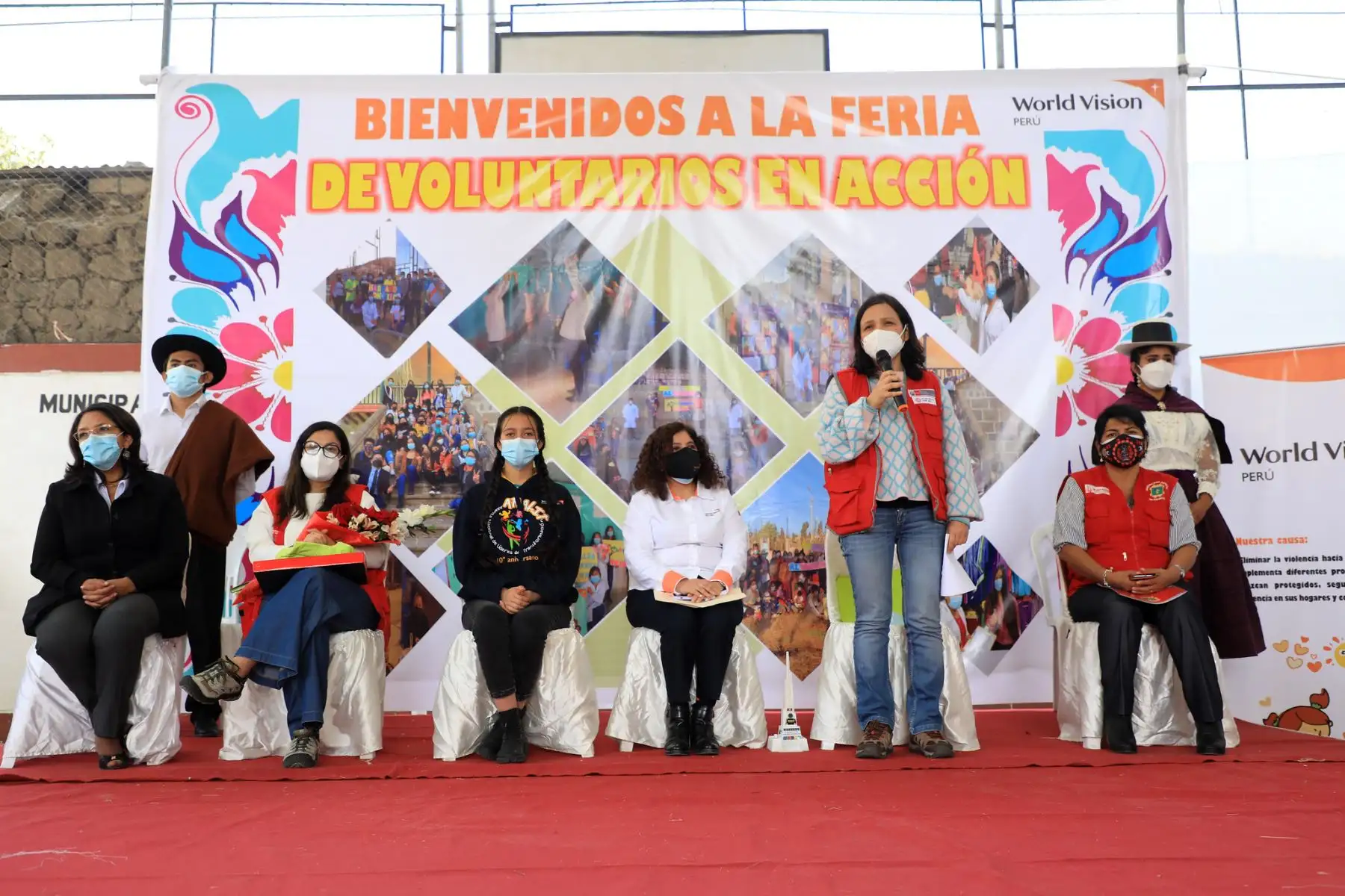 La ministra de la Mujer y Poblaciones Vulnerables, Anahí Durand, se reunió en el Gobernador Regional de Ayacucho, Carlos Rúa Carbajal para ratificar y fortalecer acuerdos previos interinstitucionales, a través de una agenda conjunta de trabajo en beneficio de las mujeres y de las poblaciones vulnerables de la región. Foto: ANDINA/Ministerio de la Mujer