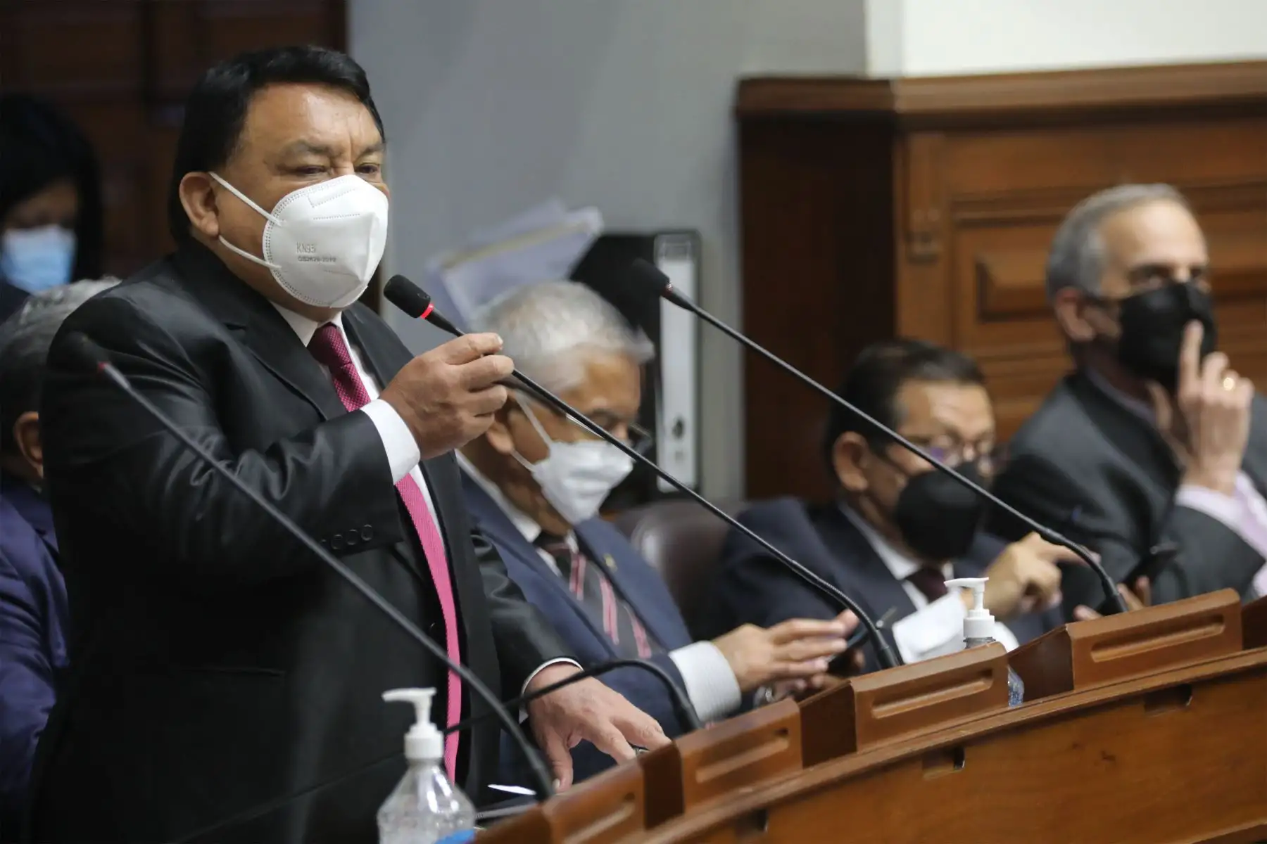 José Luna Gálvez de Podemos Perú participa en el Pleno del Congreso.
Foto: Congreso