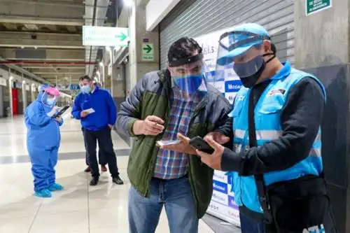 La iniciativa se da en el marco de la campaña “Vamos a tu encuentro ¡Vacúnate Ya!" que el Minsa impulsa para ampliar el acceso a la vacuna y cerrar brechas en poblaciones vulnerables y sectores alejados. ANDINA/Renato Pajuelo