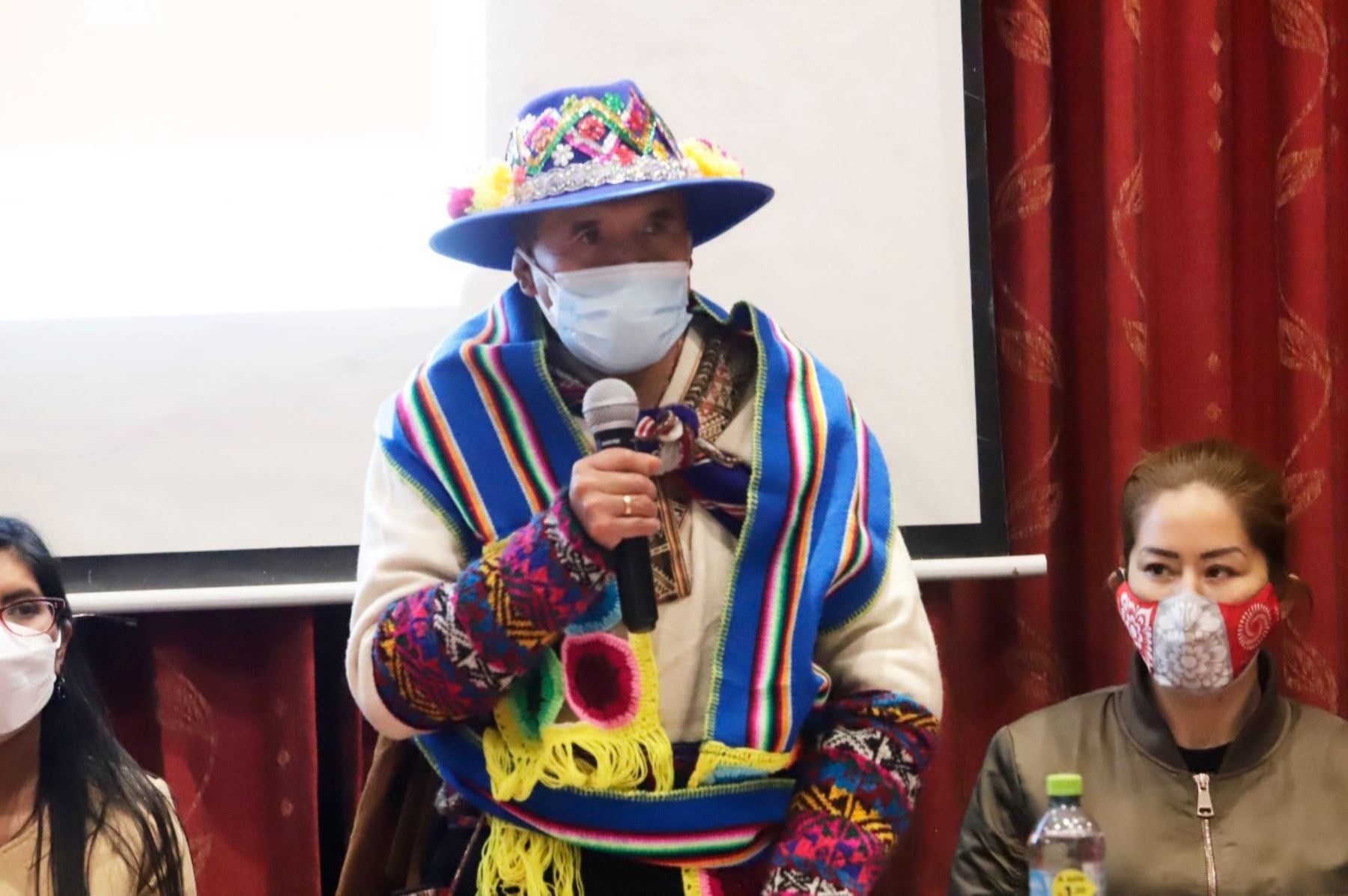 Ministro Ciro Gálvez participó en la clausura del Taller de Sensibilización sobre la Importancia de la Vacunación contra el Covid-19 de los Pueblos Originarios de la Región Puno.