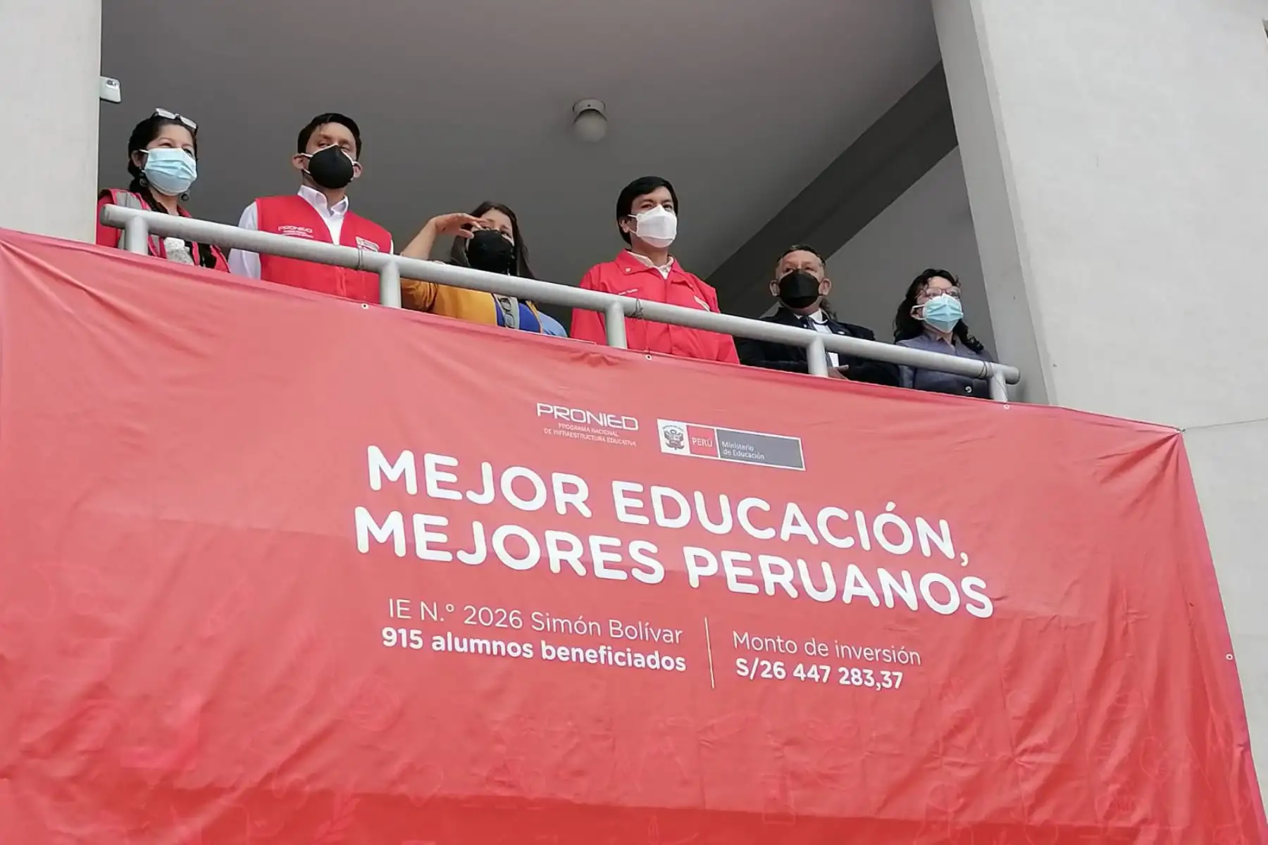 El ministro de Educación, Juan Cadillo León, inauguró la  IE N.° 2026 Simón Bolívar de Comas que atiende a 915 estudiantes de primaria y secundaria.

Foto: ANDINA/Minedu