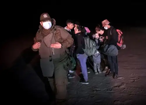 La policía chilena en la frontera ha constatado un cambio en el flujo migratorio de los haitianos: en los últimos meses hallaban grupos de hasta 50 personas que salían del país. Foto: AFP.