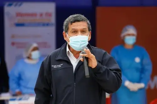 “Aquí no hay empresas que tengan un candado y que no se pueda conversar y negociar con ellas las mejores condiciones que nos sirvan como país”, puntualizó el ministro. Foto: ANDINA/difusión.