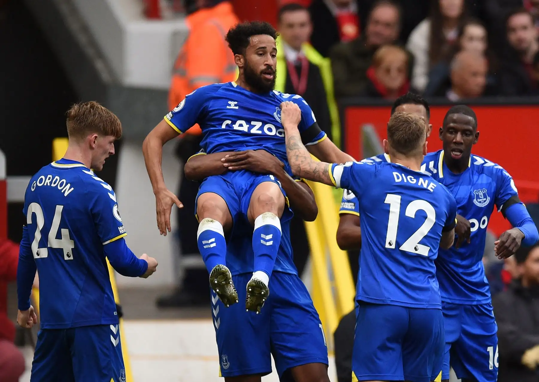 El delantero inglés del Everton, Andros Townsend, celebra el gol de su equipo durante el partido de la Premier League. Foto: AFP El delantero inglés del Everton, Andros Townsend, celebra el gol de su equipo durante el partido de la Premier League. Foto: AFP