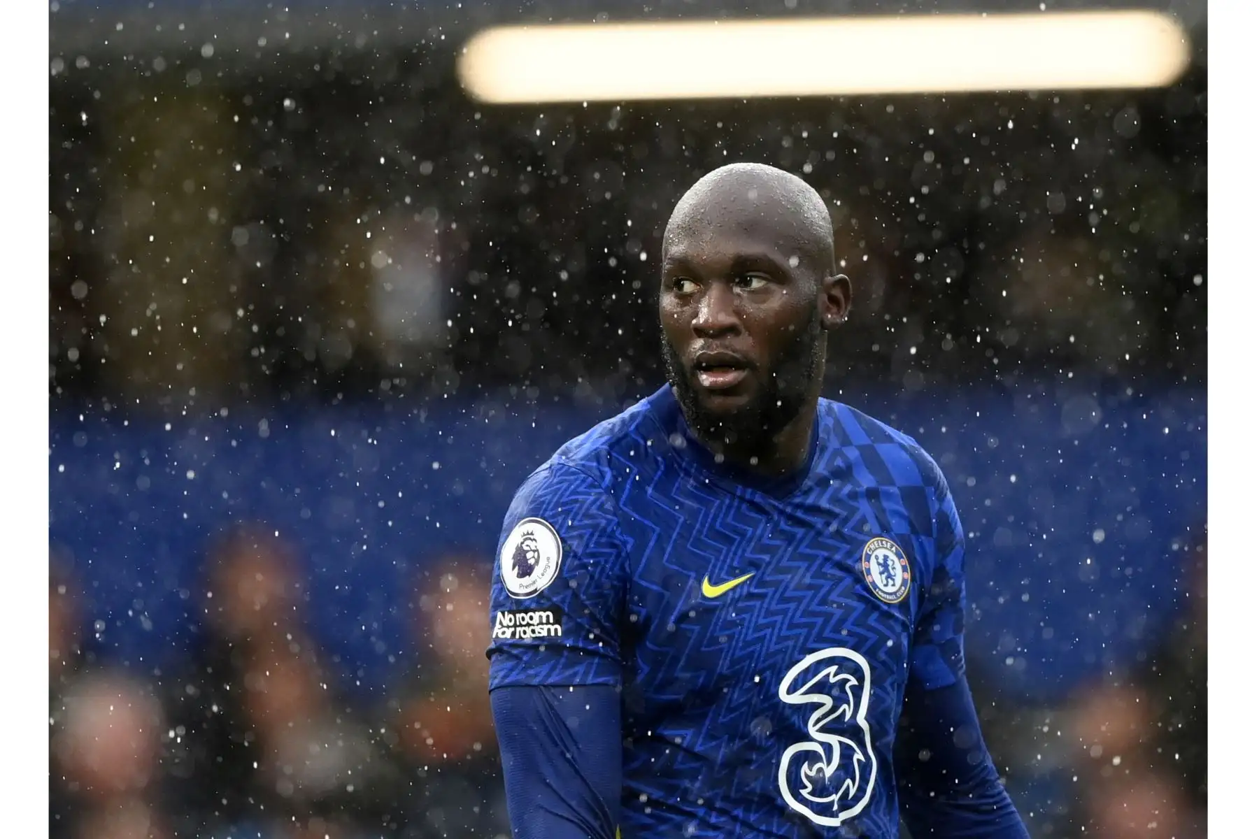 Romelu Lukaku del Chelsea reacciona durante el partido de la Premier League. Foto: EFE