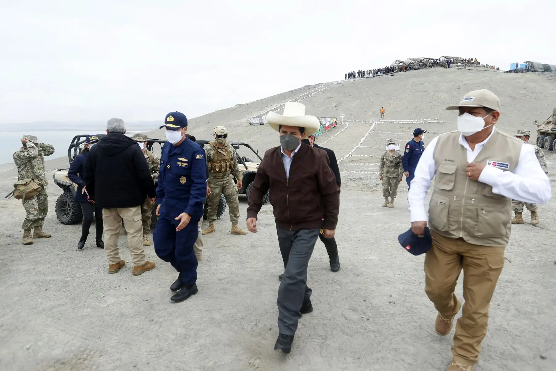 El presidente de la República, Pedro Castillo, supervisa desembarco anfibio por Bicentenario de la Marina. Foto: ANDINA/Presidencia