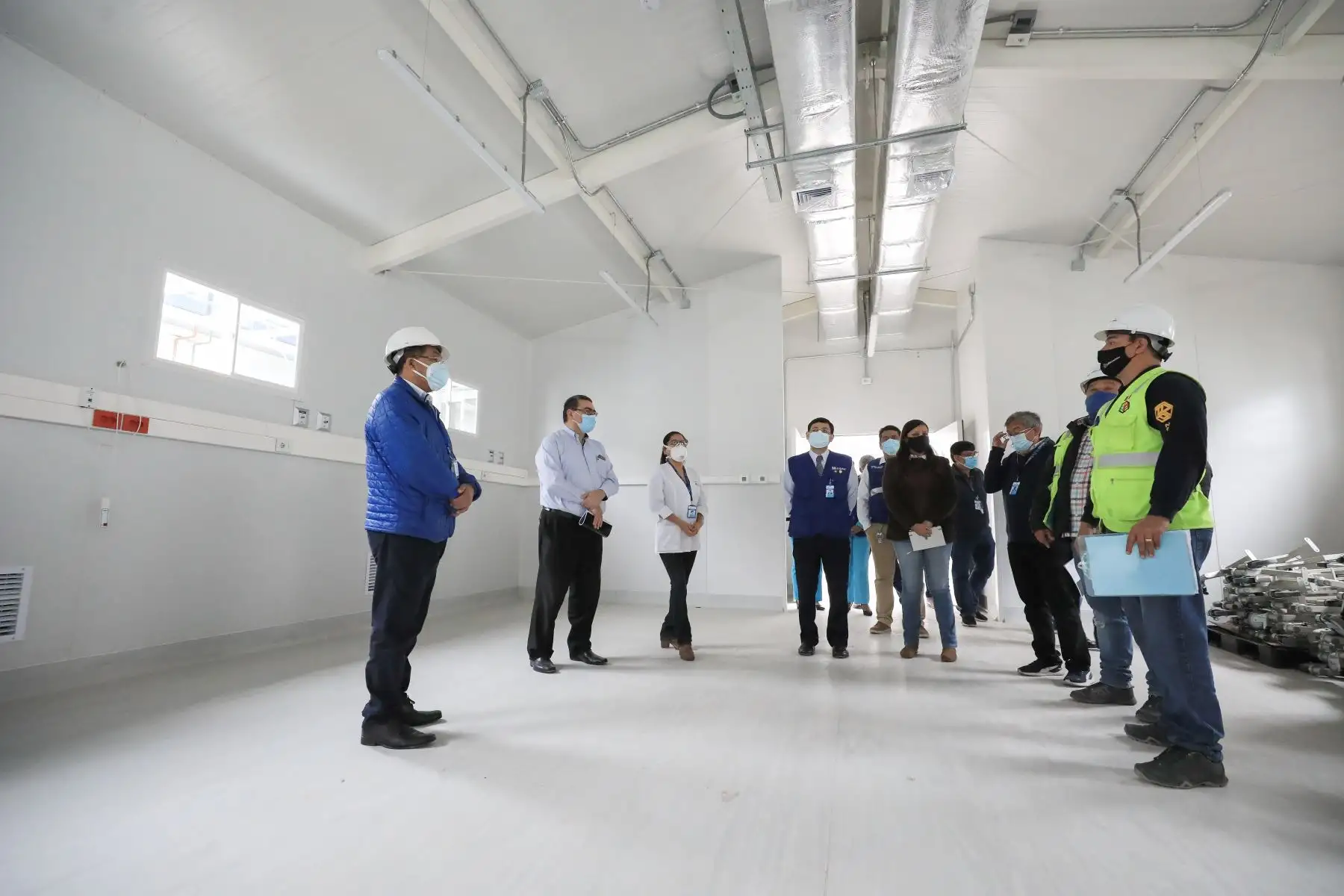 Los 120 mil asegurados de EsSalud de Los Olivos, San Martín de Porres e Independencia tendrán desde noviembre próximo el Hospital Bicentenario Canta Callao, un moderno nosocomio, anunció el gerente general del Seguro Social de Salud, Eloy Durán Cervantes, que supervisó hoy el avance de su construcción. Foto: EsSalud