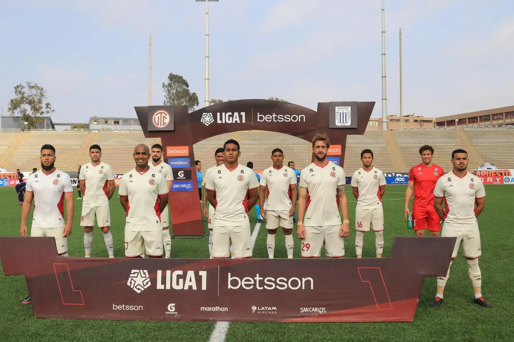 Alianza Lima se enfrenta a UTC de Cajamarca por la fecha 14 de la fase 2 de la Liga1 en el estadio San Marcos. Foto: FPF