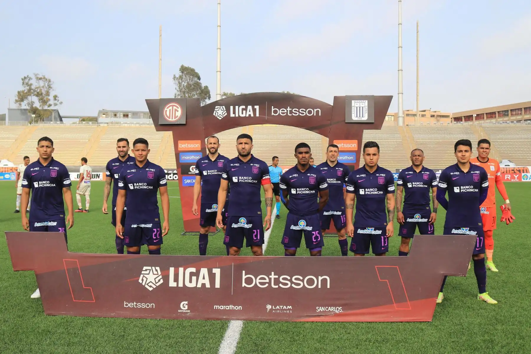 Alianza Lima se enfrenta a UTC de Cajamarca por la fecha 14 de la fase 2 de la Liga1 en el estadio San Marcos. Foto: FPF