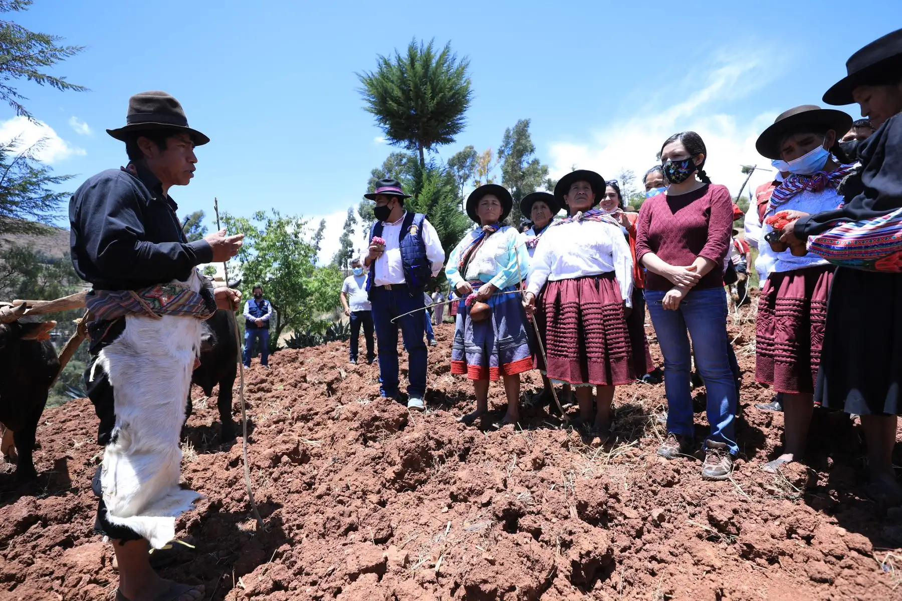 La titular del Ministerio de la Mujer y Poblaciones Vulnerables (MIMP), Anahí Durand, estuvo en la región Ayacucho a fin de fortalecer cada uno de los servicios que esta cartera ministerial pone a disposición de las mujeres y poblaciones vulnerables de la región. Foto: MIMP