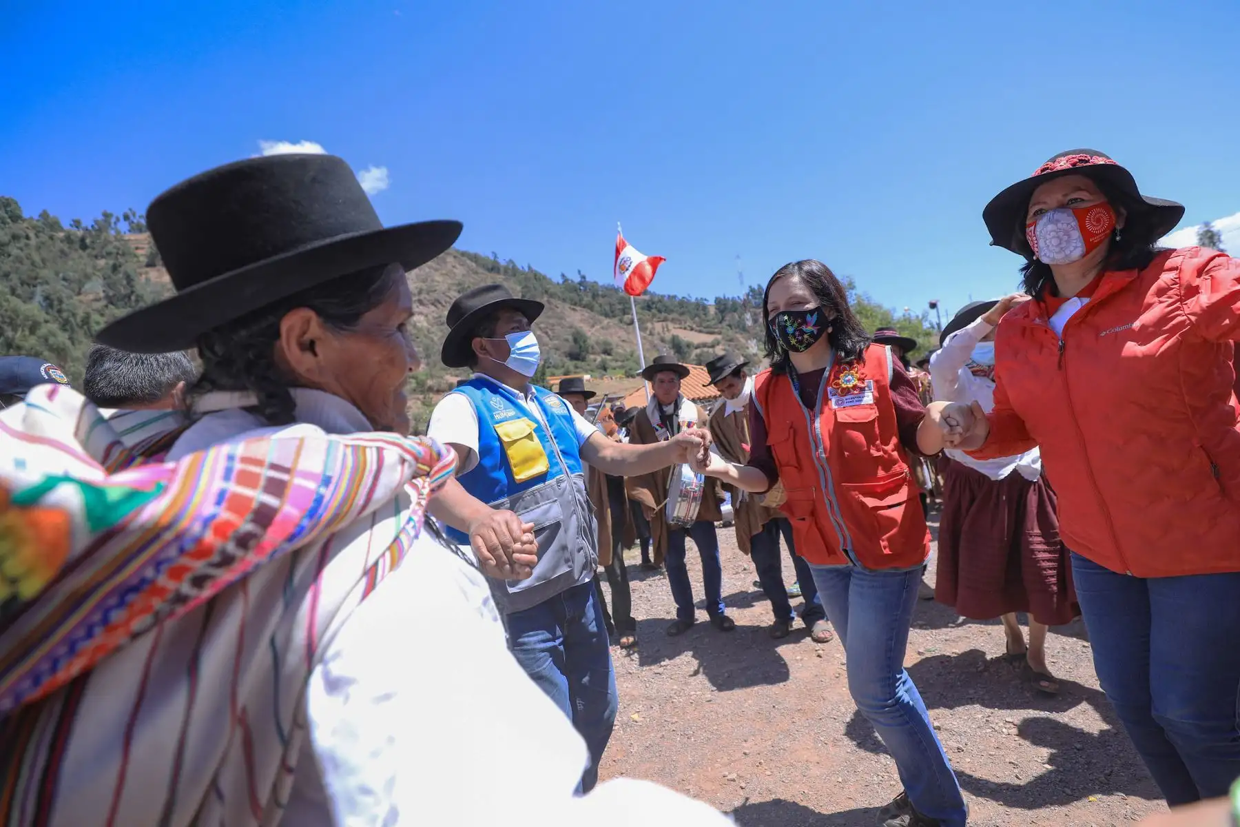 La titular del Ministerio de la Mujer y Poblaciones Vulnerables (MIMP), Anahí Durand, estuvo en la región Ayacucho a fin de fortalecer cada uno de los servicios que esta cartera ministerial pone a disposición de las mujeres y poblaciones vulnerables de la región. Foto: MIMP