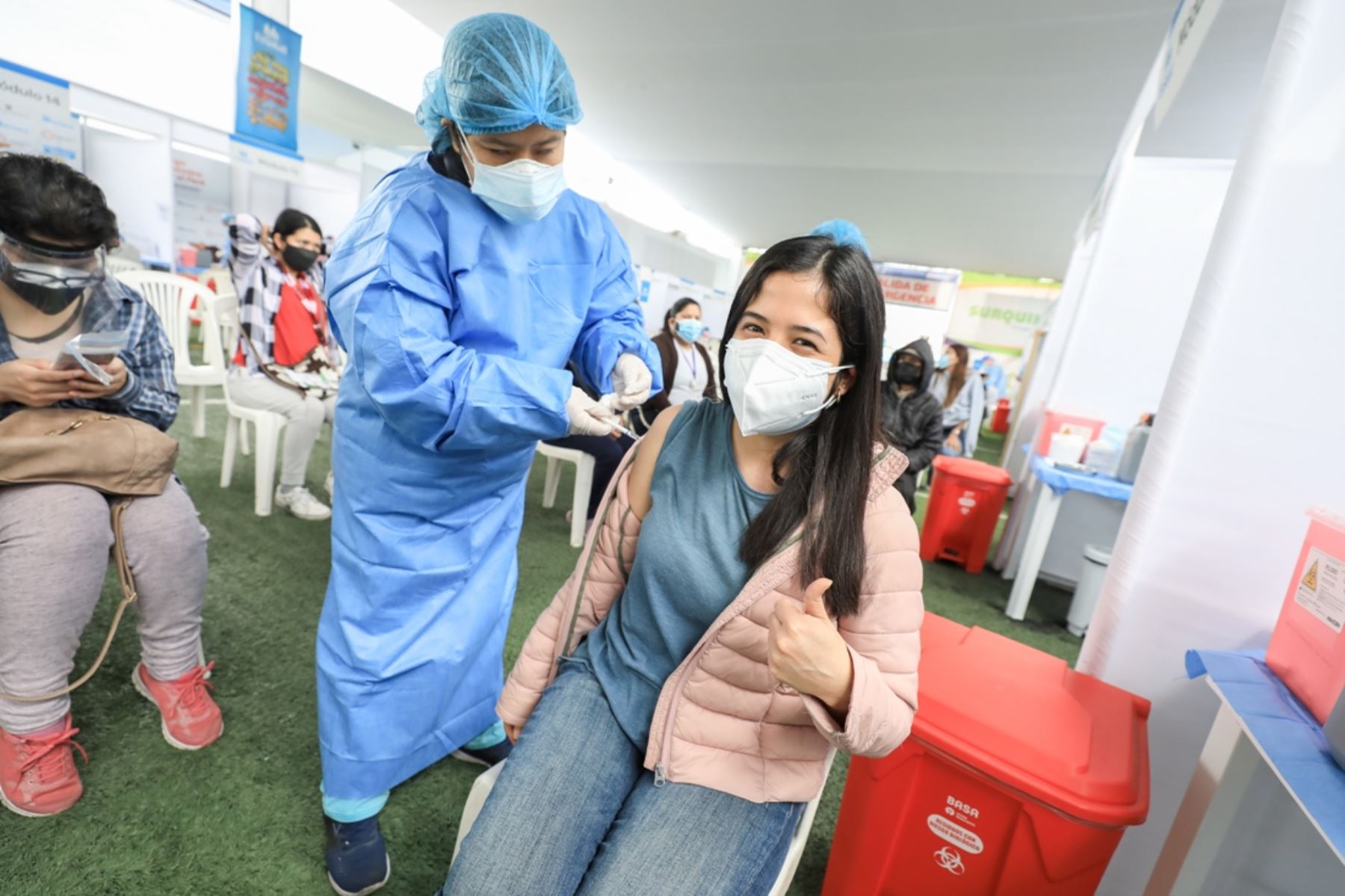 Covid-19: EsSalud vacuna a más de 38,000 personas en el Vacunafest en Lima y Callao. Foto: ANDINA/Difusión.