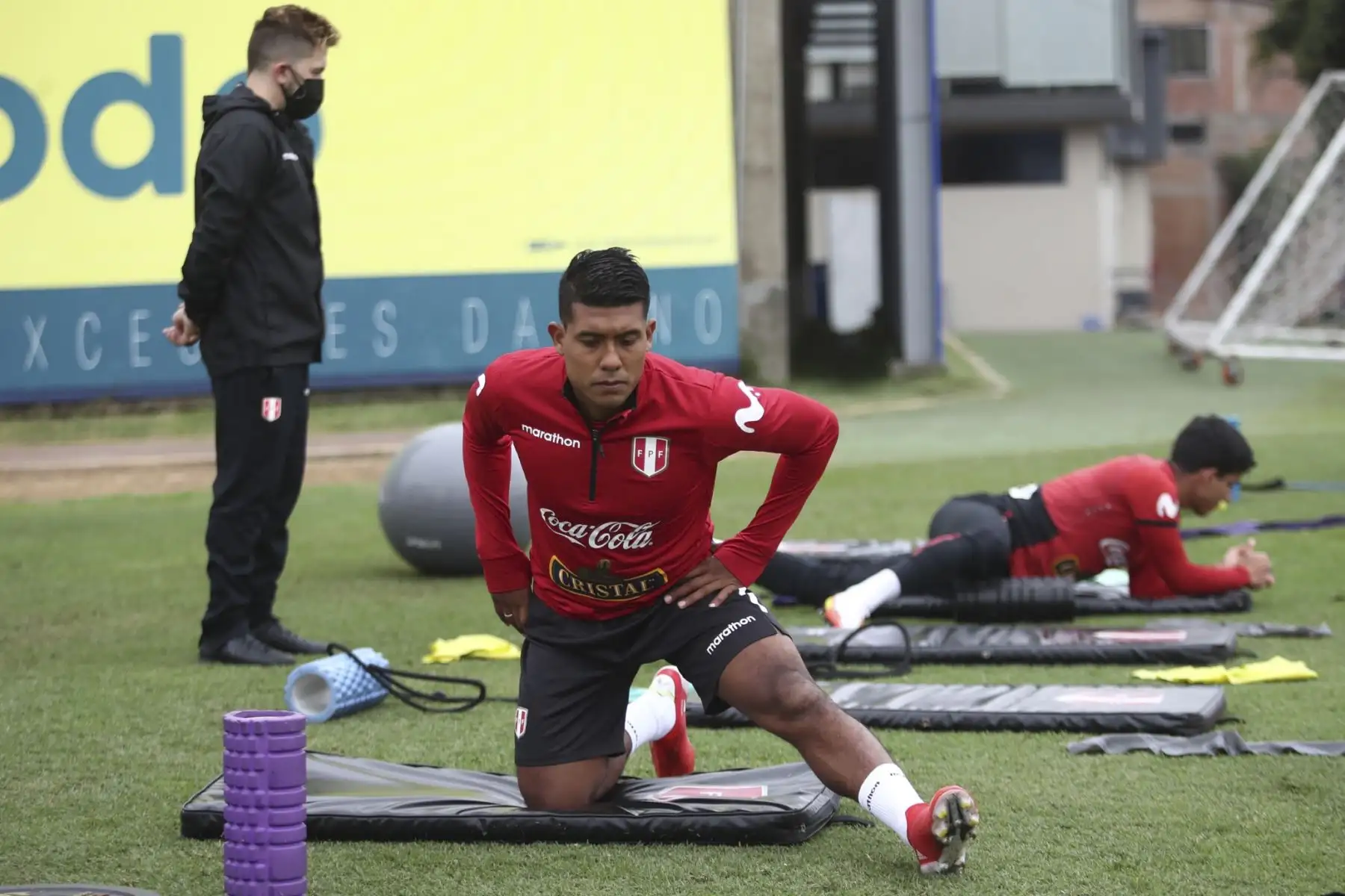 La Seleccion Peruana continúa su preparación para el duelo ante Chile con la presencia de catorce jugadores. Foto: FPF