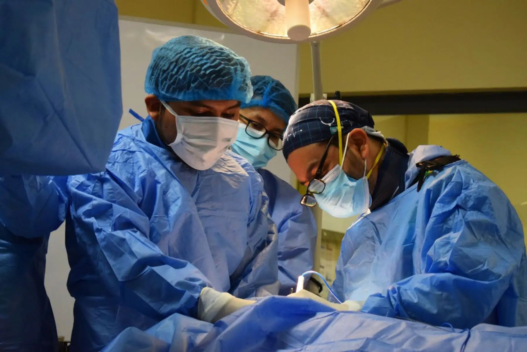 En esta fecha se destaca la importante labor que realizan los profesionales médicos a lo largo y ancho del territorio nacional, aun en las condiciones más adversas. Foto: Minsa.