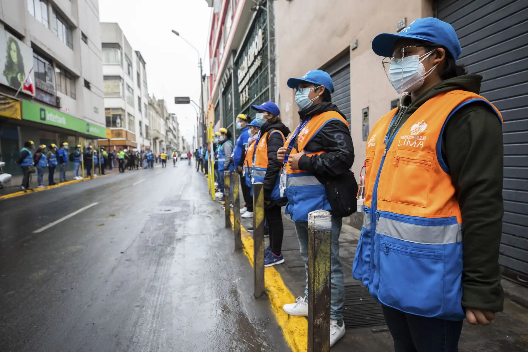 La Municipalidad de Lima y la Policía Nacional ejecutaron esta madrugada un operativo conjunto de recuperación del espacio público en el jirón Paruro, en Mesa Redonda. Foto: ANDINA/Municipalidad de Lima