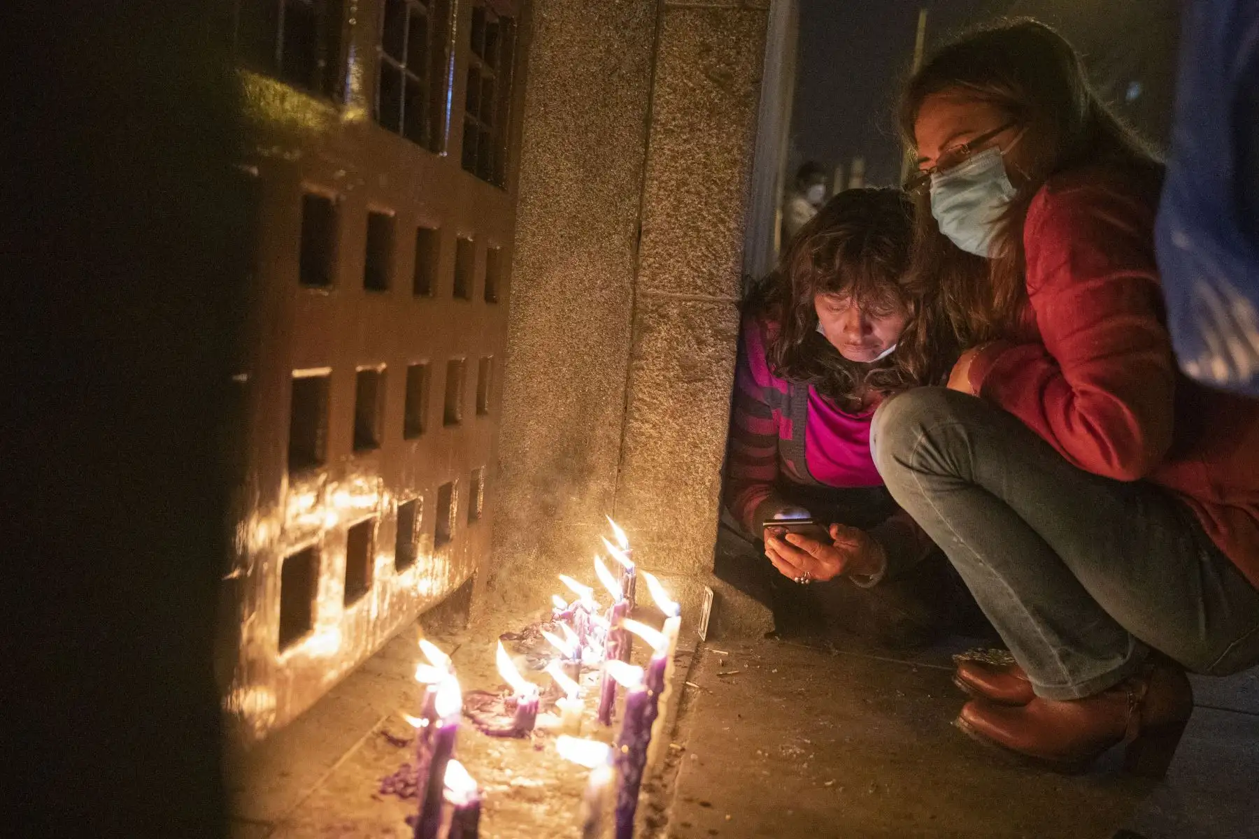 Por segundo año consecutivo, las andas del Señor de los Milagros no recorrerán las calles de la ciudad debido a las disposiciones tomadas para frenar la propagación de la COVID-19, es por eso que el Arzobispado de Lima y de la Hermandad del Señor de Los Milagros de Nazarenas anunciaron que el santuario permanecerá abierto todos los días de octubre desde las 07.30 horas hasta las 18.00 horas. Foto: ANDINA/Carla Patiño Ramírez