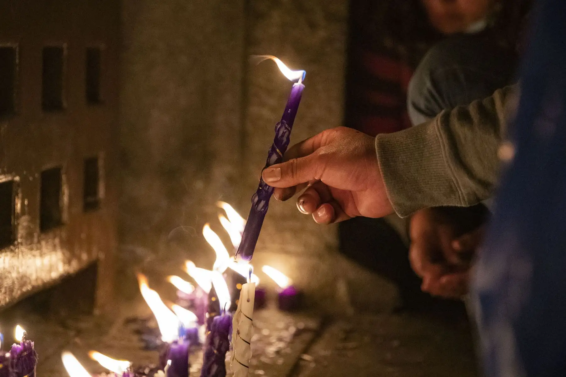 Por segundo año consecutivo, las andas del Señor de los Milagros no recorrerán las calles de la ciudad debido a las disposiciones tomadas para frenar la propagación de la COVID-19, es por eso que el Arzobispado de Lima y de la Hermandad del Señor de Los Milagros de Nazarenas anunciaron que el santuario permanecerá abierto todos los días de octubre desde las 07.30 horas hasta las 18.00 horas. Foto: ANDINA/Carla Patiño Ramírez