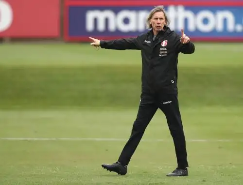 El técnico Ricardo Gareca dará detalles sobre el estado de los jugadores que enfrentarán a Chile