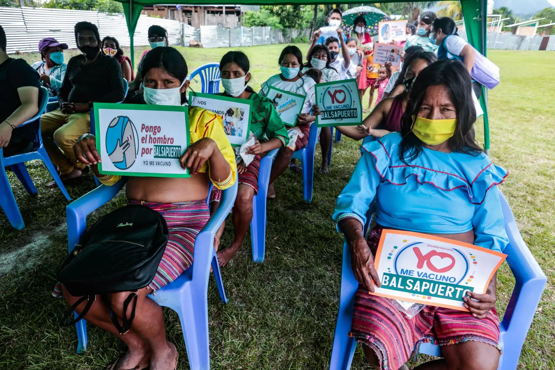 Más de 600 nativos de la etnia shawi y 154 kukamas se vacunaron contra el covid-19 en jornadas de un solo día, gracias al trabajo de las brigadas del Minsa que visitan las zonas más alejadas de la Selva para cerrar las brechas de inmunización. Foto: ANDINA/ MINSA