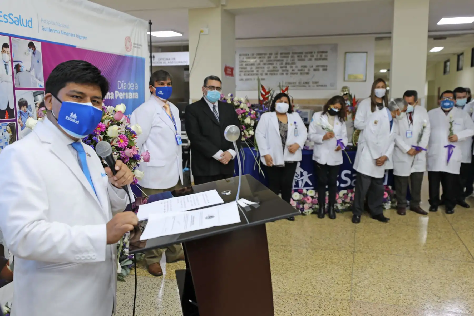 El titular de EsSalud presentó exitoso doble trasplante páncreas-riñón realizado por especialistas del hospital Almenara a un joven médico que padecía de diabetes e insuficiencia renal crónica terminal. Foto: ANDINA/ EsSalud