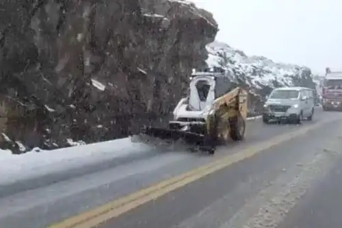 Nevada intensa se registra entre los kilómetros 118 y 132 de la carretera Central. Foto: INTERNET/Medios