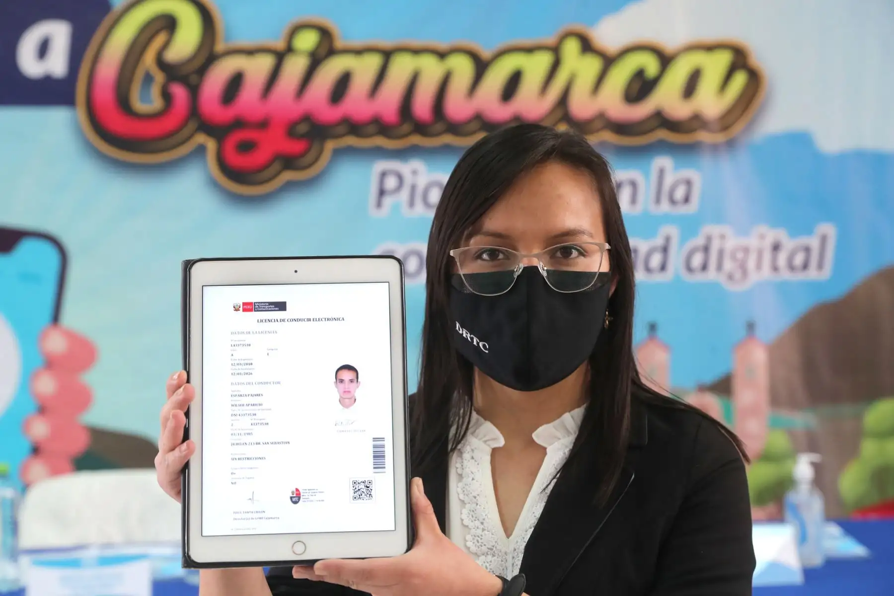 Cajamarca es la primera región que ha empezado a emitir la licencia de conducir electrónica como parte del plan MTC Digital, impulsado por el Ministerio de Transportes y Comunicaciones (MTC) con el objetivo de agilizar y modernizar los servicios que el Estado brinda a la ciudadanía. Foto: MTC