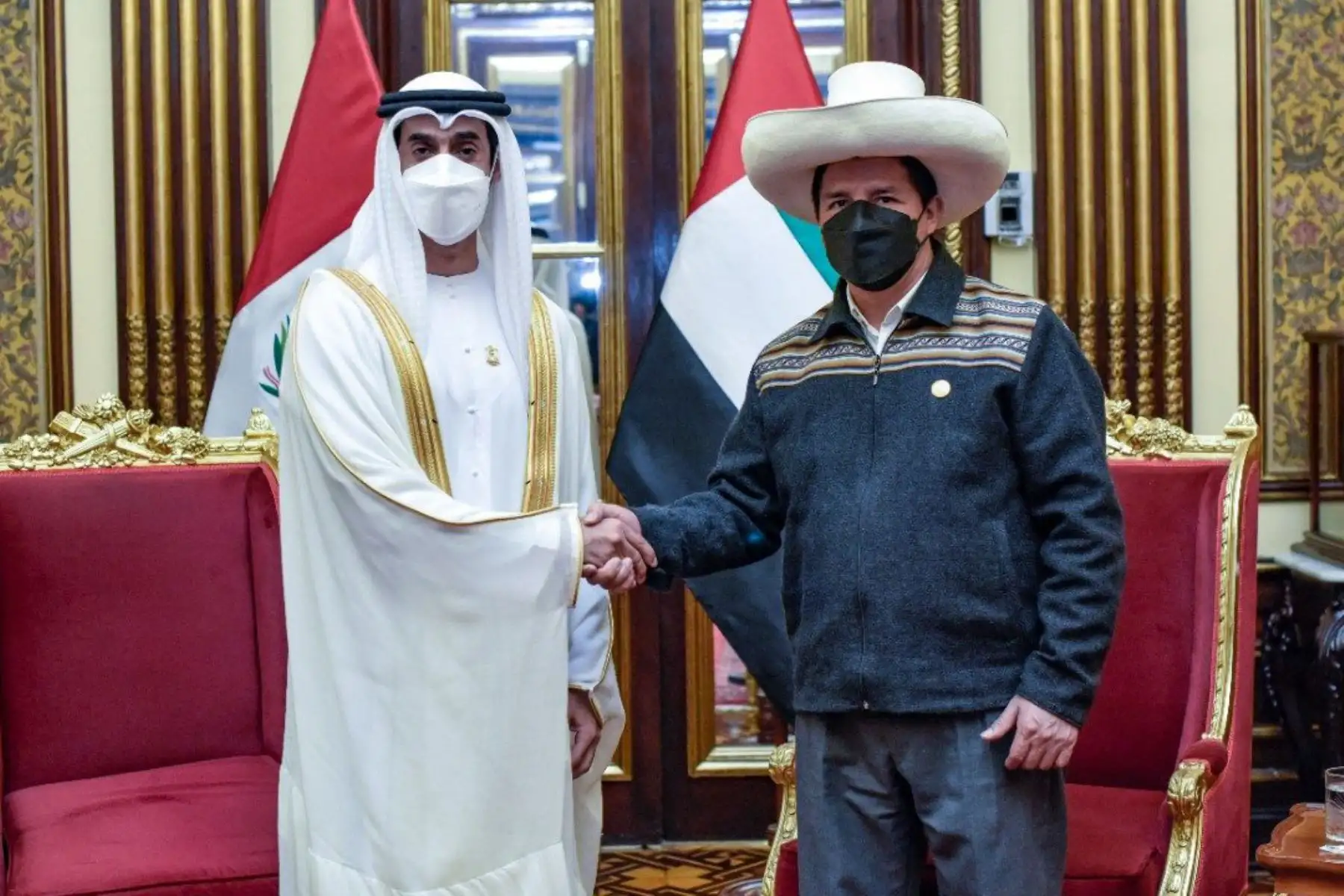 Esta tarde, el presidente Pedro Castillo recibió las cartas credenciales de los embajadores de Emiratos Árabes Unidos, Hungría, Bélgica, Suecia, Ecuador y la Unión Europea, acreditados en el Perú. En la ceremonia estuvo presente el canciller Oscar Maúrtua. Foto: ANDINA/Prensa Presidencia