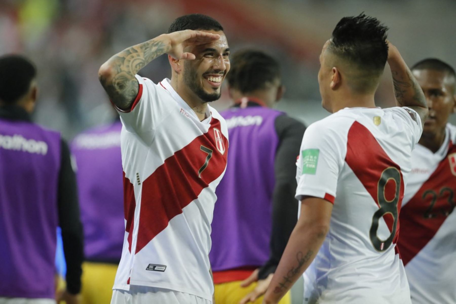 Sergio Peña de Perú celebra tras anotar contra Chile durante el partido de fútbol de clasificación sudamericano para la Copa Mundial de la FIFA Qatar 2022, en el Estadio Nacional de Lima el 7 de octubre de 2021. Foto: AFP