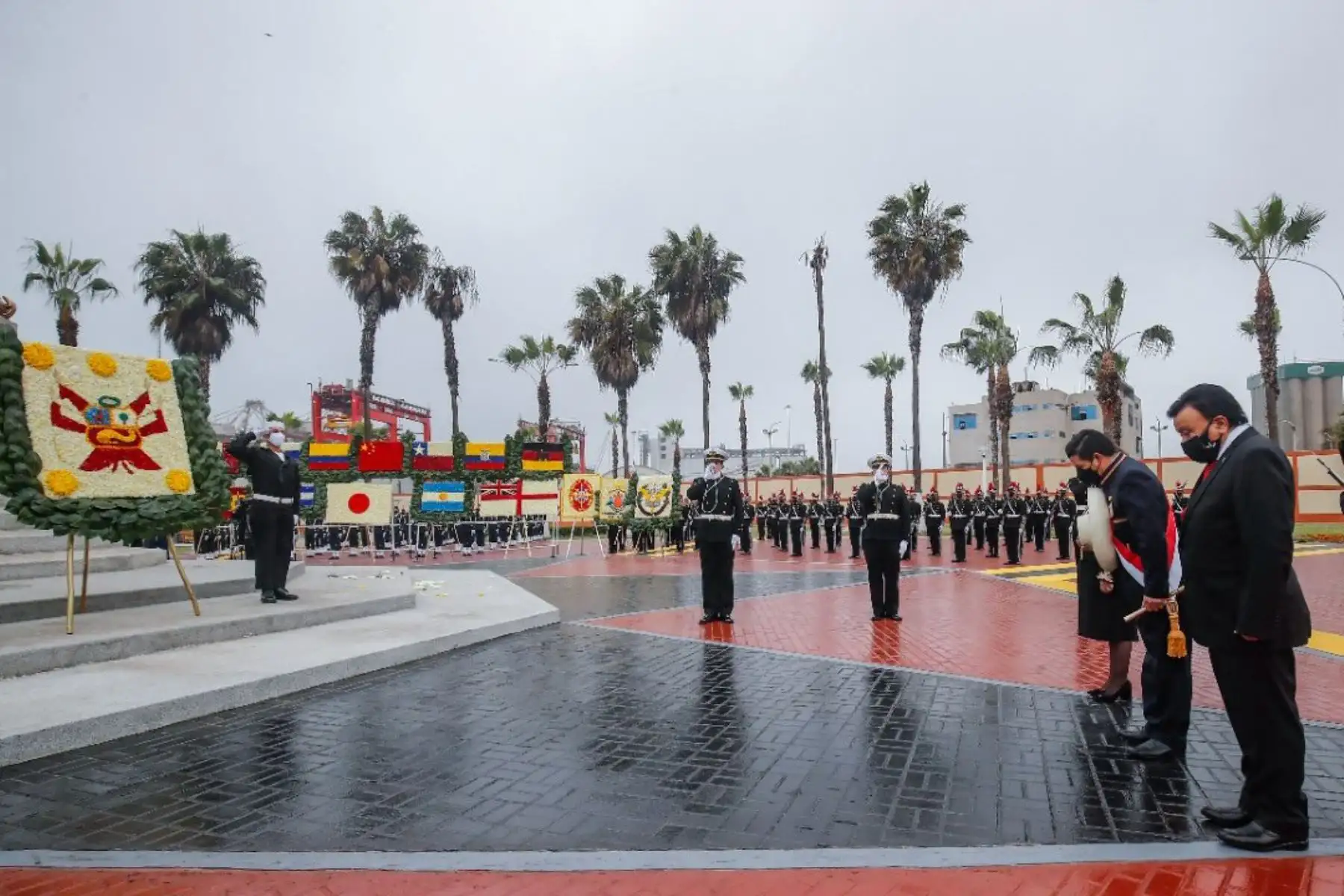 El presidente de la República, Pedro Castillo, participa en la ceremonia por el bicentenario de la Marina de Guerra del Perú y el 142 aniversario del glorioso combate naval de Angamos. Foto: ANDINA/ Prensa Presidencia