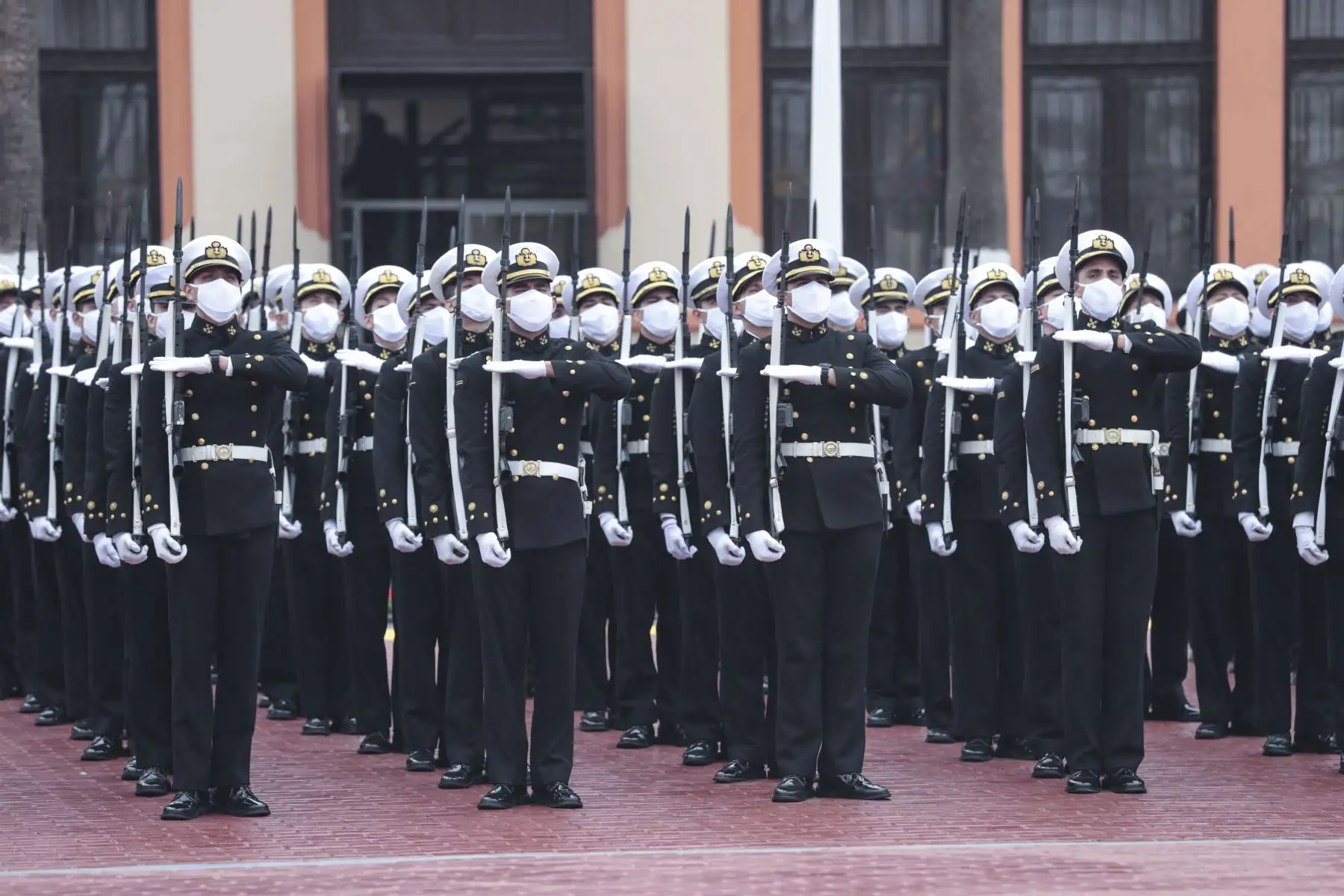 El presidente de la República, Pedro Castillo, participa en la ceremonia por el bicentenario de la Marina de Guerra del Perú y el 142 aniversario del glorioso Combate Naval de Angamos. Foto: ANDINA/ Prensa Presidencia