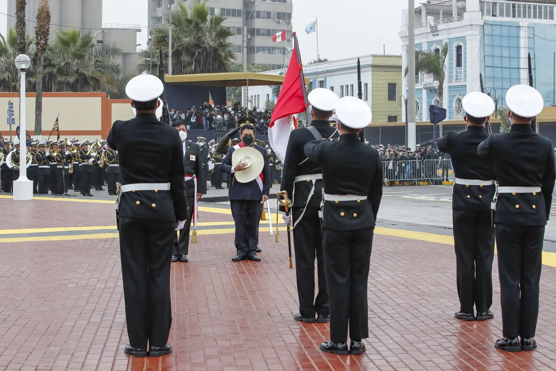 El presidente de la República, Pedro Castillo, participa en la ceremonia por el bicentenario de la Marina de Guerra del Perú y el 142 aniversario del glorioso Combate Naval de Angamos. Foto: ANDINA/ Prensa Presidencia