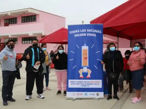 Las autoridades de Salud de Áncash informaron que 57,140 ciudadanos aún no reciben la segunda dosis de vacuna contra el covid-19 y por ello iniciaron una cruzada para cerrar brechas. Foto: ANDINA/difusión.