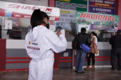 Indecopi y Sutran verificaron que las empresas de transporte terrestre brinden un servicio idóneo a las personas, así como información oportuna, veraz y accesible a la ciudadanía sobre los servicios que ofrecen, de modo que permitan a estos efectuar un uso o consumo adecuado e informado.  Foto: ANDINA/Difusión