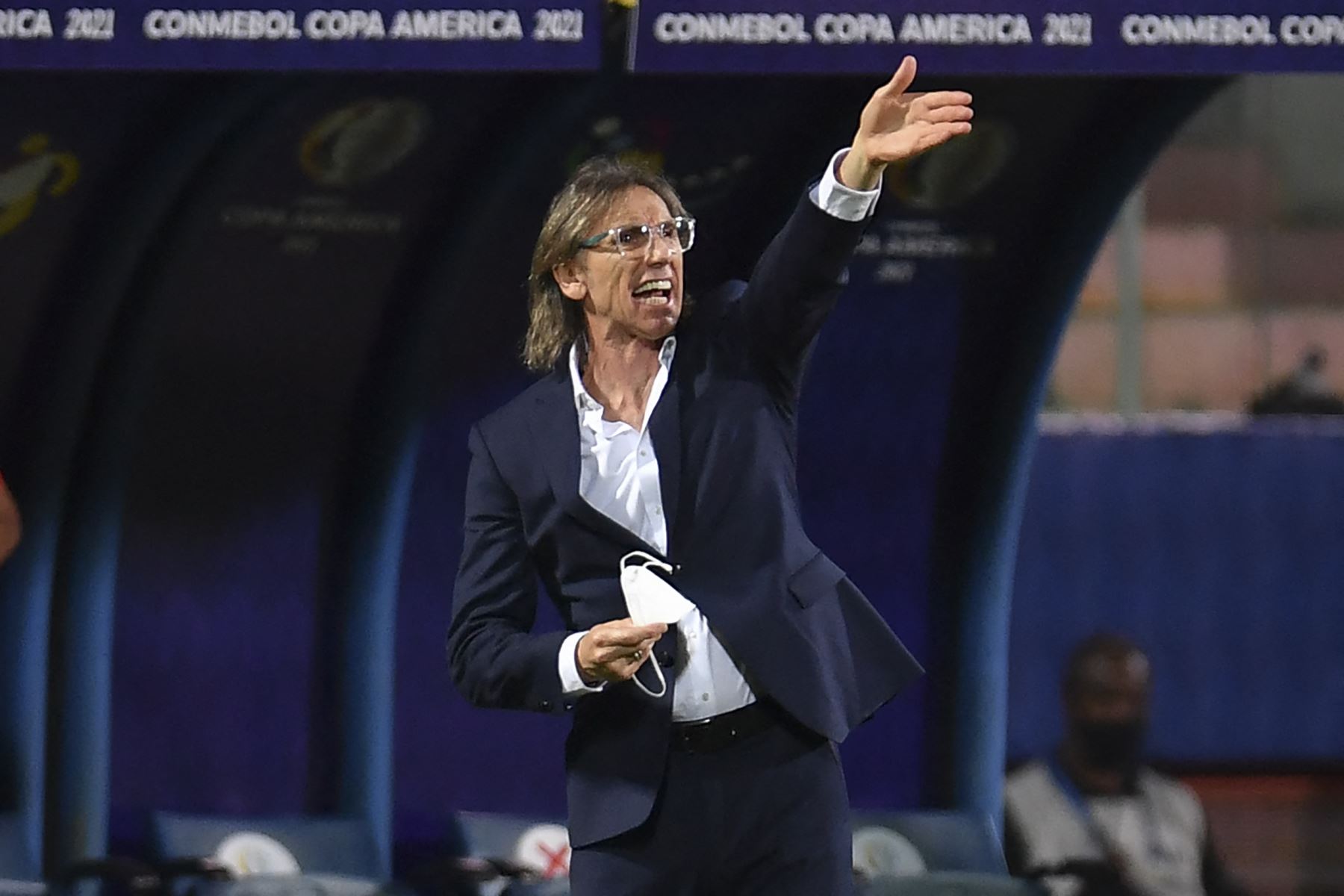 El entrenador argentino tiene 84 partidos con la selección, ganó 33, empató 20 y perdió 31. Foto: AFP