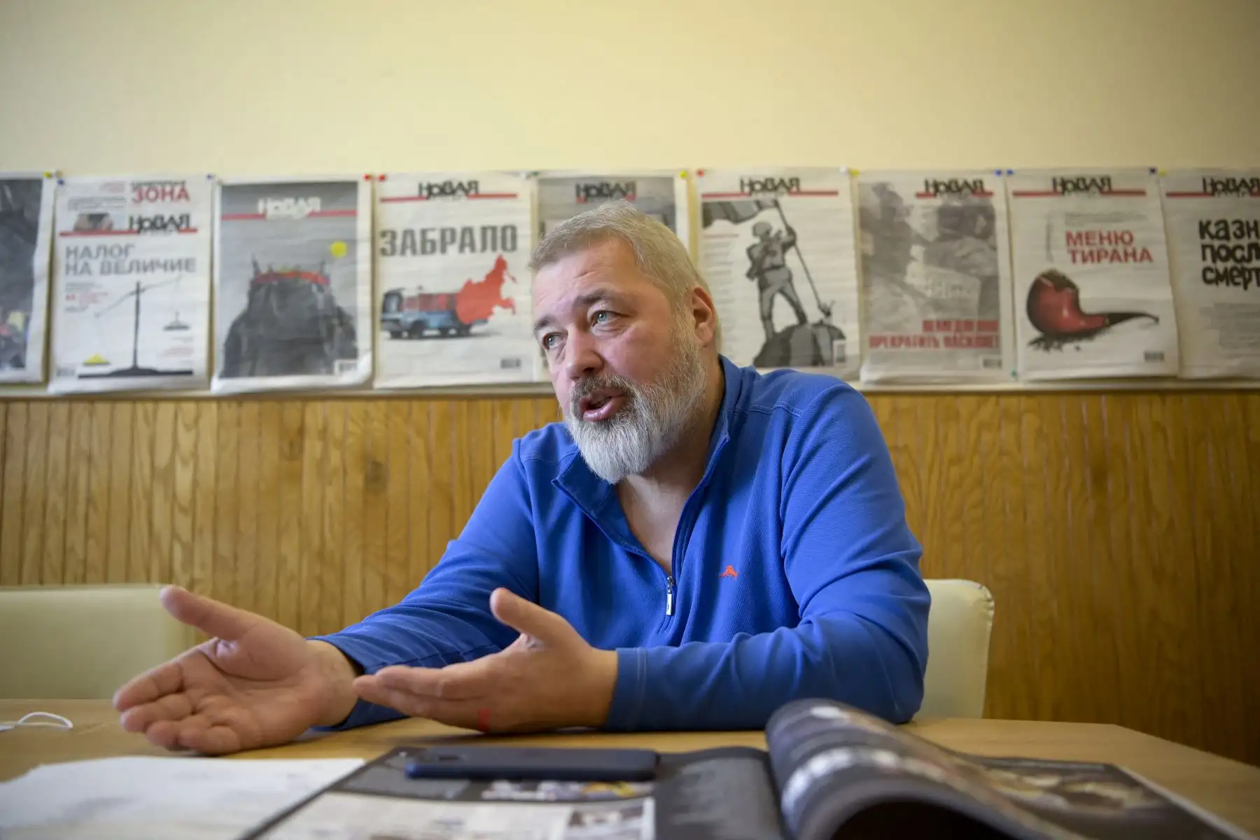 En la foto el editor en jefe del periódico de investigación ruso Novaya Gazeta, Dmitry Muratov, asiste a una entrevista con AFP en Moscú. El Premio Nobel de la Paz fue otorgado a los periodistas Maria Ressa (Filipinas) y el ruso Dmitry Muratov, anunció el comité del Premio Nobel de la Paz el 8 de octubre de 2021 en Oslo. Foto: AFP