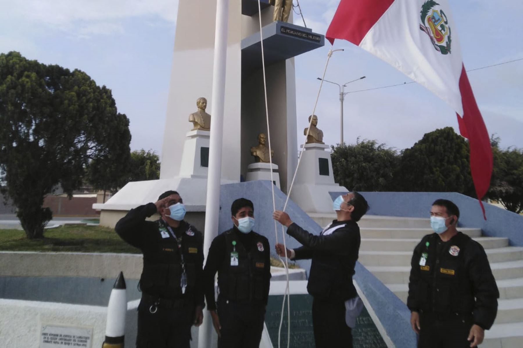 La municipalidad de La Victoria (Lambayeque) rindió homenaje al peruano del milenio, Miguel Grau Seminario. Foto: ANDINA/Difusión