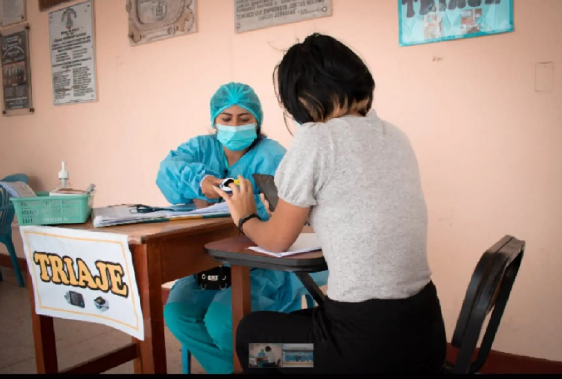 Con el objetivo de brindar una buena atención personalizada para personas que presenten síntomas del covid-19, la Red de Salud Pacífico Sur, en alianza estratégica con el Instituto Superior Tecnológico Carlos Salazar Romero, puso en funcionamiento el módulo de atención integral covid-19, en las instalaciones de este centro de estudios.
