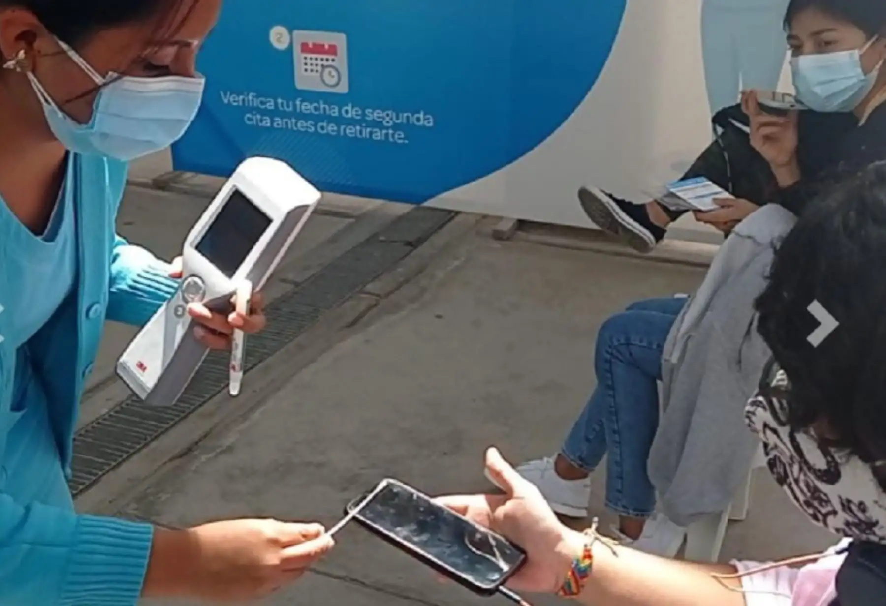 La Red Prestacional Lambayeque de EsSalud adquirió un luminómetro para la detección rápida de bacterias y virus en manos y objetos que serán utilizados en vacunatorios y campañas médicas preventivas.