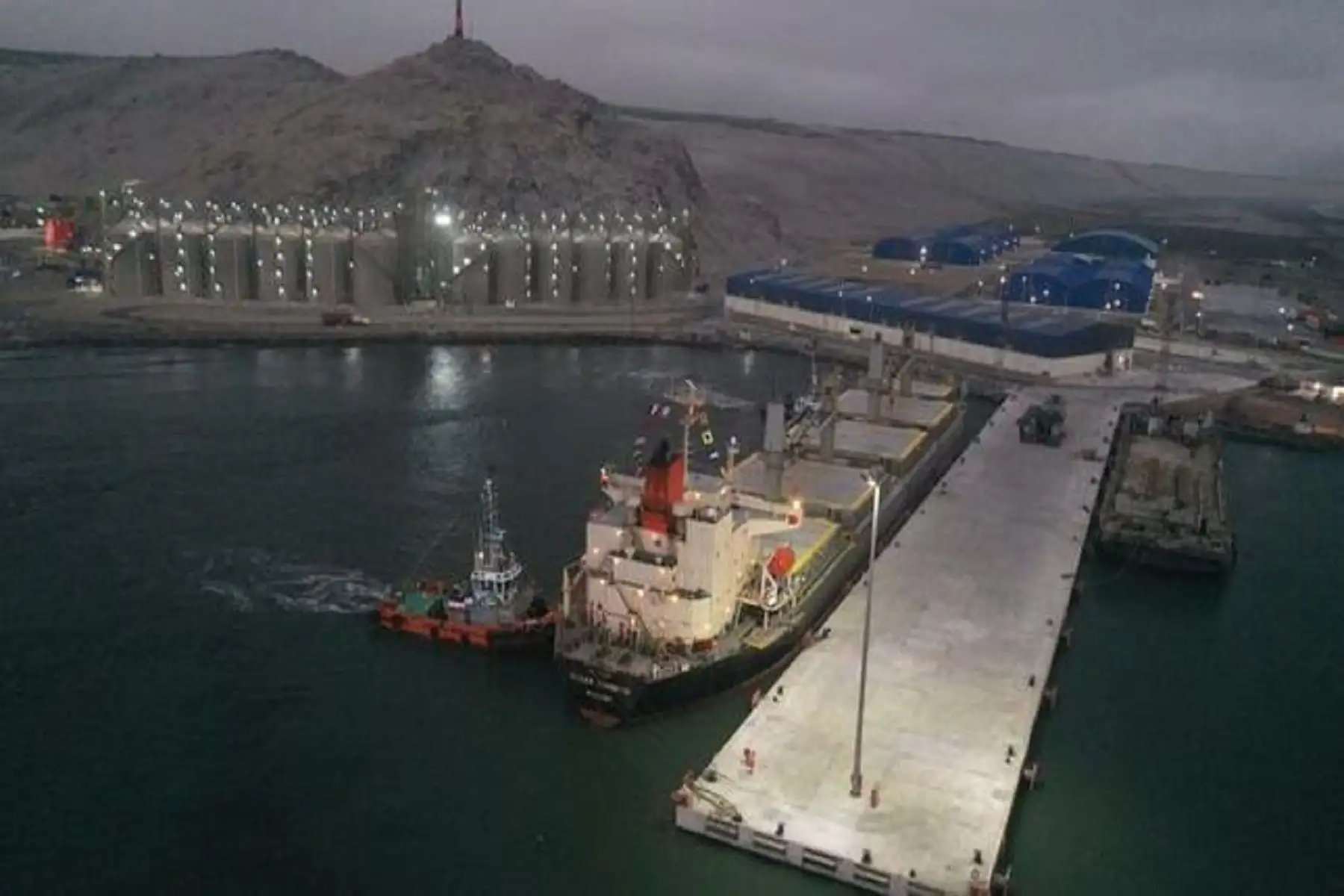 Terminal portuario de Salaverry.