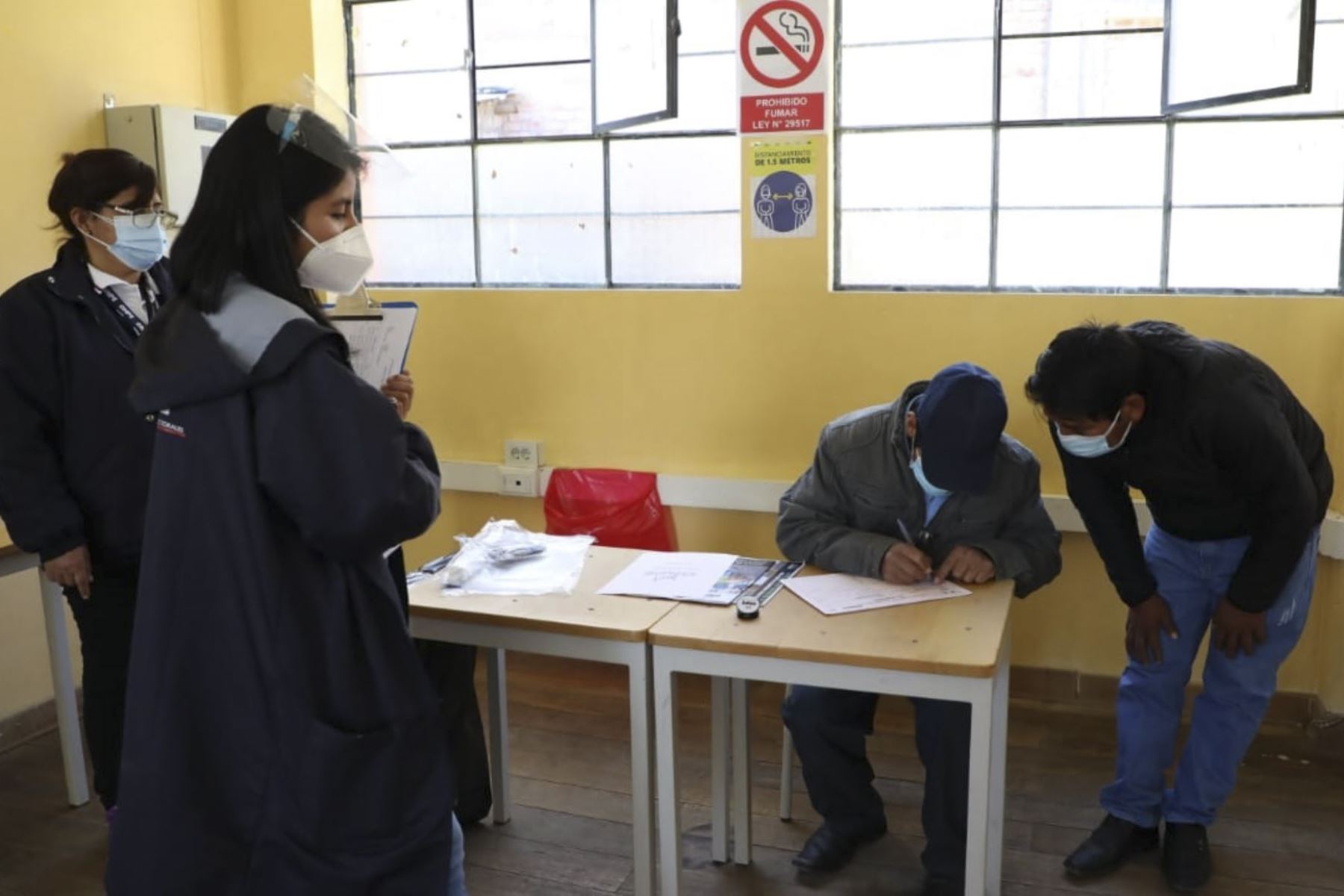 En el distrito de Chipao, provincia de Lucanas, región Ayacucho, se instaló la primera mesa de sufragio de las elecciones municipales complementarias que se desarrolla hoy en dicha jurisdicción. ANDINA/Difusión