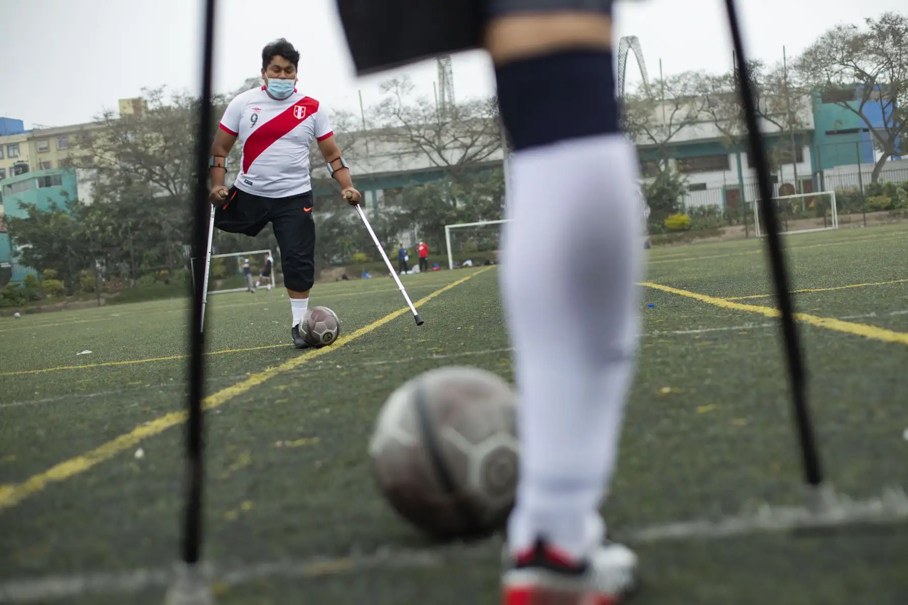 A través de Asociación Nacional de Fútbol de Amputados del Perú (ANFAP), deportistas vienen entrenando con la ilusión de representar al Perú el próximo año en el mundial de Turquía. Foto: ANDINA/Carla Patiño A través de Asociación Nacional de Fútbol de Amputados del Perú (ANFAP), deportistas vienen entrenando con la ilusión de representar al Perú el próximo año en el mundial de Turquía. Foto: ANDINA/Carla Patiño