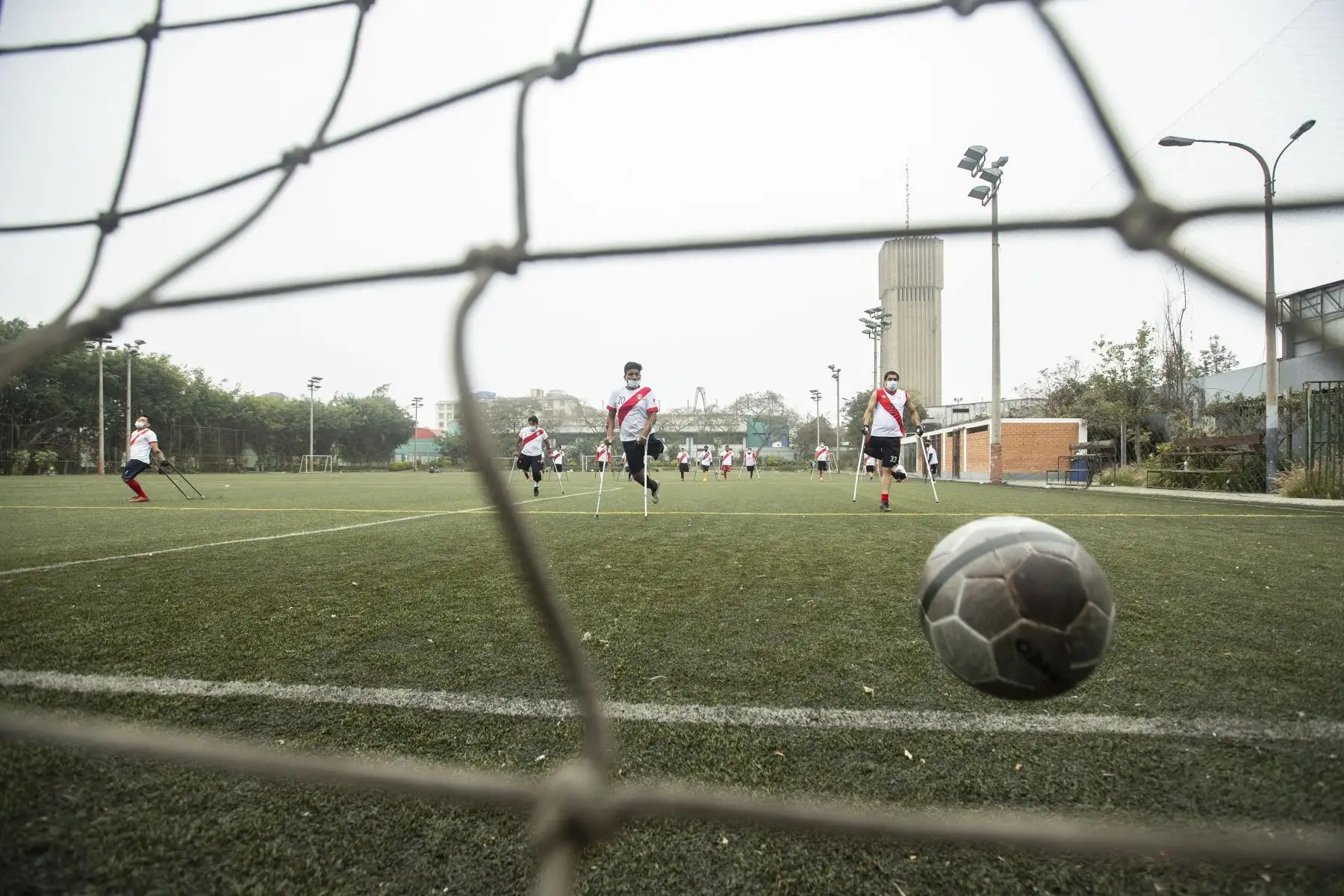 A través de Asociación Nacional de Fútbol de Amputados del Perú (ANFAP), deportistas vienen entrenando con la ilusión de representar al Perú el próximo año en el mundial de Turquía. Foto: ANDINA/Carla Patiño A través de Asociación Nacional de Fútbol de Amputados del Perú (ANFAP), deportistas vienen entrenando con la ilusión de representar al Perú el próximo año en el mundial de Turquía. Foto: ANDINA/Carla Patiño