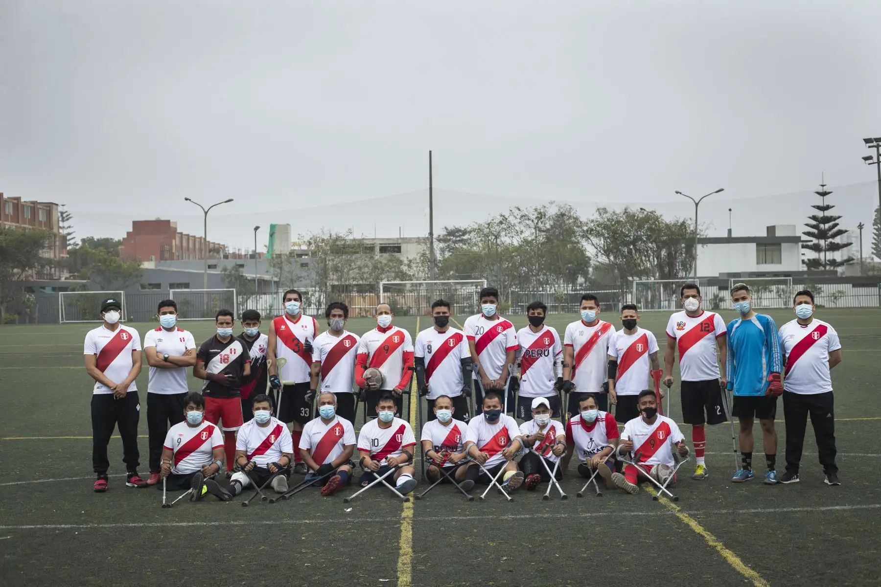 En estas canchas, entrenan los futuros integrantes de la Selección Peruana de Futbol de Amputados del Perú. El haber perdido una pierna o un brazo les ha permitido superar obstáculos y trabajar duro para cumplir un sueño, el de formar parte de este equipo y participar de su primer mundial el próximo año en Turquía. Foto: ANDINA/Carla Patiño En estas canchas, entrenan los futuros integrantes de la Selección Peruana de Futbol de Amputados del Perú. El haber perdido una pierna o un brazo les ha permitido superar obstáculos y trabajar duro para cumplir un sueño, el de formar parte de este equipo y participar de su primer mundial el próximo año en Turquía. Foto: ANDINA/Carla Patiño