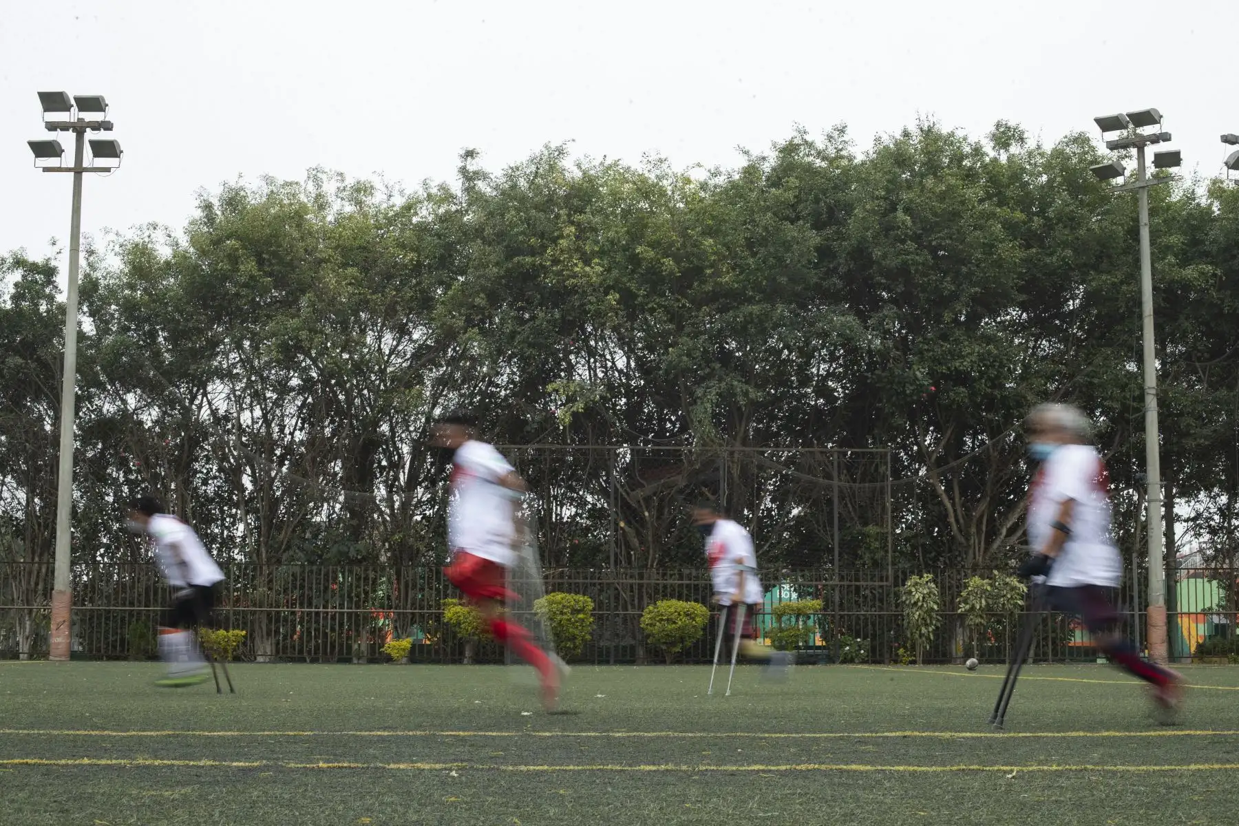 En estas canchas, entrenan los futuros integrantes de la Selección Peruana de Futbol de Amputados del Perú. El haber perdido una pierna o un brazo les ha permitido superar obstáculos y trabajar duro para cumplir un sueño, el de formar parte de este equipo y participar de su primer mundial el próximo año en Turquía. Foto: ANDINA/Carla Patiño En estas canchas, entrenan los futuros integrantes de la Selección Peruana de Futbol de Amputados del Perú. El haber perdido una pierna o un brazo les ha permitido superar obstáculos y trabajar duro para cumplir un sueño, el de formar parte de este equipo y participar de su primer mundial el próximo año en Turquía. Foto: ANDINA/Carla Patiño