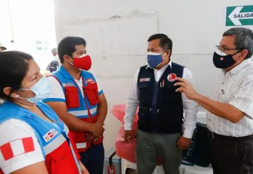 El ministro de Salud, Hernando Cevallos, informó que el Gobierno destinó más de S/ 16 millones para la lucha contra el dengue en 51 distritos de 15 regiones que fueron declarados en emergencia sanitaria por esta enfermedad.