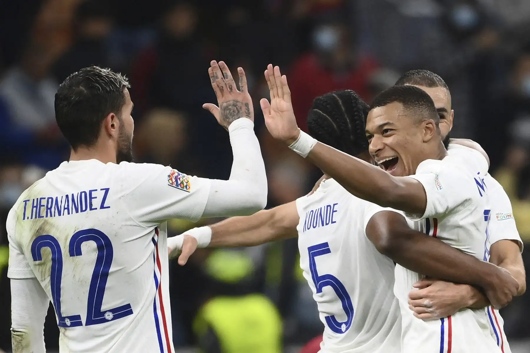 Los jugadores franceses celebran su victoria sobre España en la final de la Liga de las Naciones de la UEFA. Foto: AFP