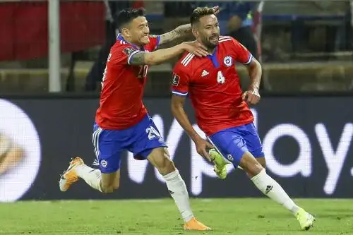 Mauricio Islas celebra el gol del triunfo de los chilenos